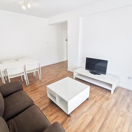 Island Time Holiday Apartment Larnaca Bagian luar foto