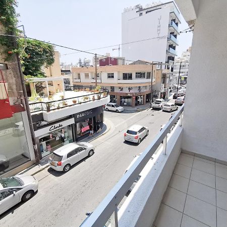 Island Time Holiday Apartment Larnaca Bagian luar foto