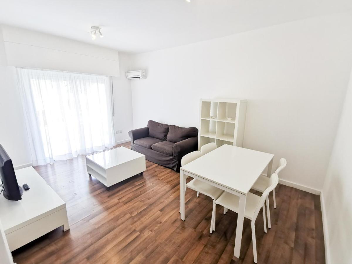 Island Time Holiday Apartment Larnaca Bagian luar foto