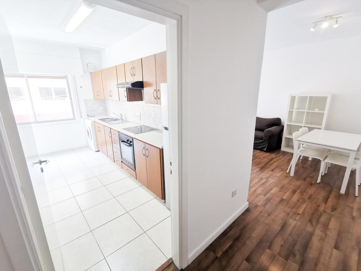 Island Time Holiday Apartment Larnaca Bagian luar foto