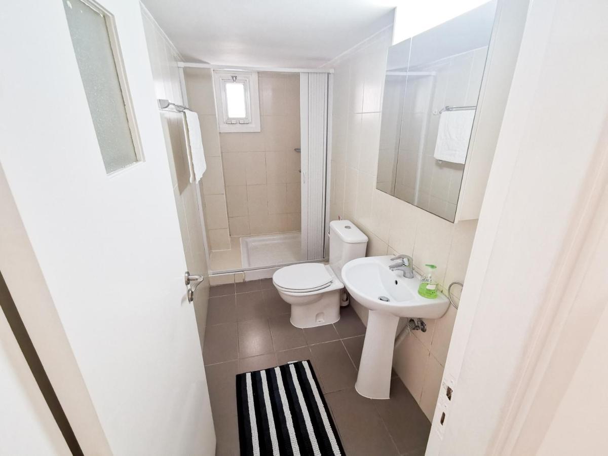 Island Time Holiday Apartment Larnaca Bagian luar foto